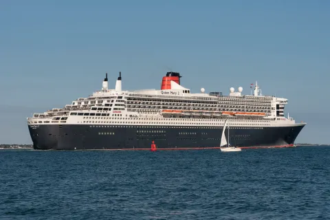 Queen mary 2