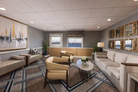 American Star - Midship Lounge