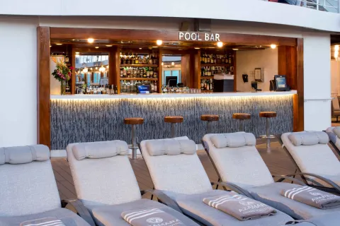 Azamara Quest - Pool Bar