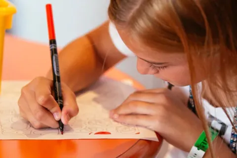 Carnival Glory - Arts & Crafts