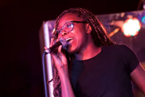 Carnival Glory - Karaoke