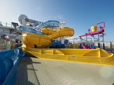 Carnival Sunrise - Entertainment