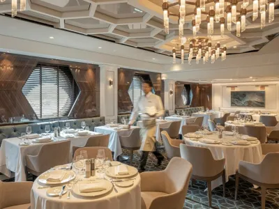 EXPLORA IV - Dining
