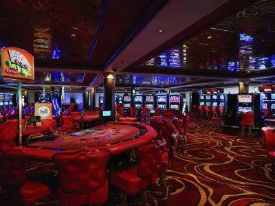 Norwegian Jewel - Entertainment